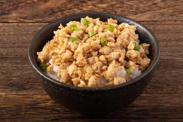鶏そぼろ丼　そぼろご飯