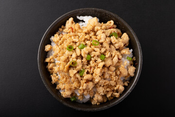 鶏そぼろ丼　そぼろご飯