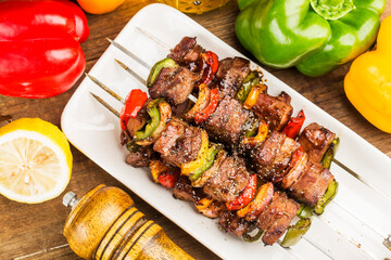 Barbecue: Fresh Beef Kebabs with green peppers