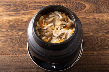 きのこの炊き込みご飯　(舞茸・しめじ)