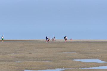 Sandstrand bei Ebbe in Renesse, Niederlande