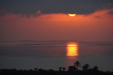 Obraz premium sunset over the sea