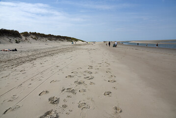 Sandstrand bei Ebbe in Renesse, Niederlande