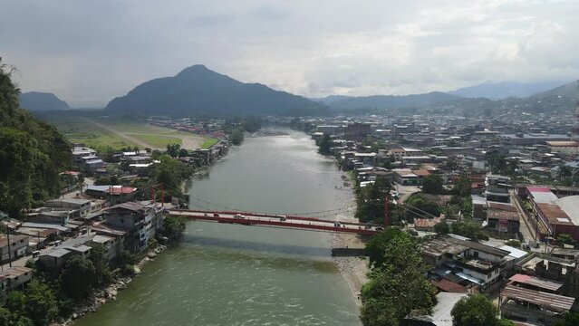 PUENTE CORPAC UBICADO EN LA CIUDAD DE TINGO MARIA CIUDAD DE LA BELLA DURMIENTE
