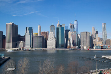 Obraz premium New York, NY, USA - February 2nd, 2017 - Strolling the fabulous Brooklyn Bridge