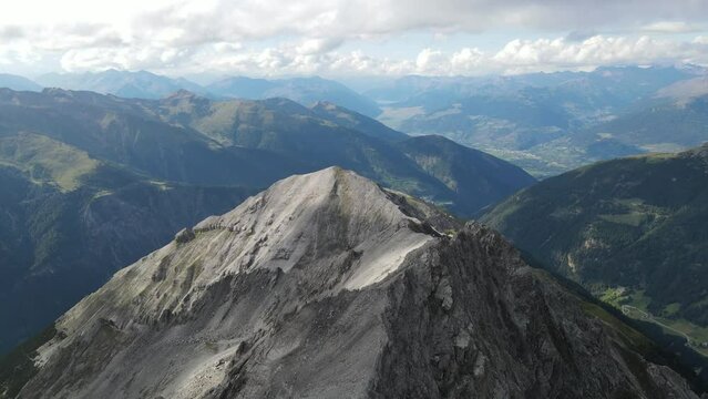 Gipfel mit Reschensee am Horizont
