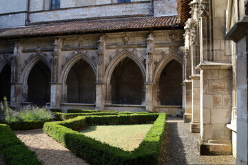 Fototapeta premium Le cloitre de la cathédrale Saint Etienne, ville de Cahors, département du Lot, France
