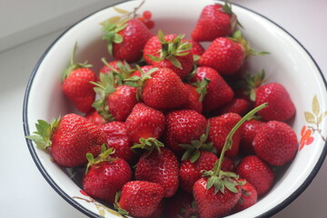 strawberries in a bowl