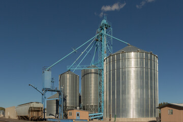 grain silos at a train yard in the United States 