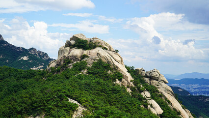 The view of Bukhansan Mountain in Skyline and Glamorous Cloud Performance