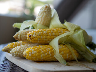 茹でたてとうもろこし