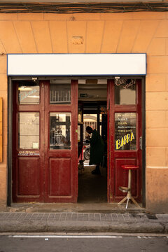 Dog friendly tavern facade