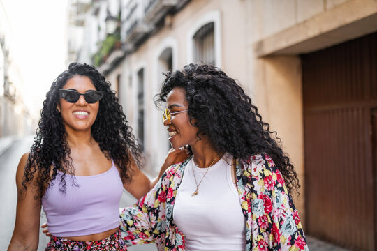 multiracial friends in the city