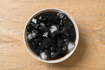 Black grass jelly with ice