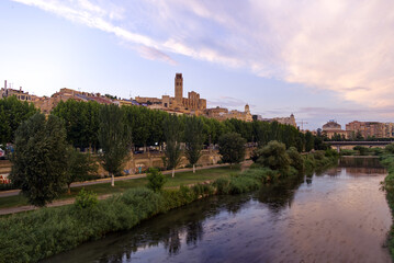 Fototapeta na wymiar View of Lleida from across the river