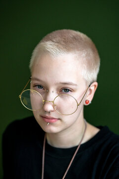 headshoot face piercing millennials