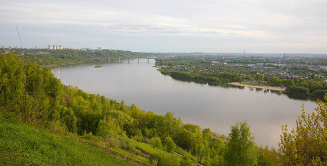 Spring view of the Oka River and Nizhny Novgorod from the central park - 522204369