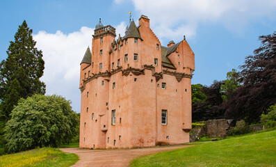 Craigievar Castle ist eine schottische Turmburg mit Anfängen im 16. Jahrhundert an den nördlichen...