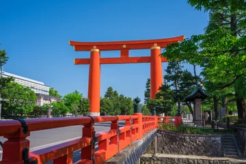 Tuinposter 京都　平安神宮の大鳥居と慶流橋(けいりゅうばし). © Route16