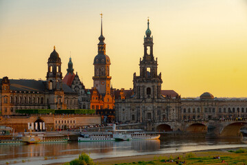 Fototapeta na wymiar 2022-05-11 evening view of the old town of Dresden and the river Elbe. Saxony. Germany