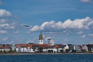 Bodensee,  Friedrichshafen mit Zeppelin © Peter Allgaier