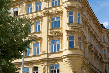 Obraz premium historical buildings of the ancient city. medieval architecture of Europe