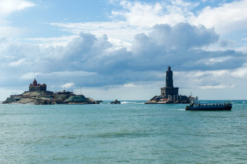 Obraz premium Vivekananda rock memorial and Thiruvalluvar statue, Kanyakumari, India