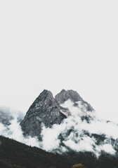 Fototapeta na wymiar Berg im Nebel Garmisch Partenkirchen