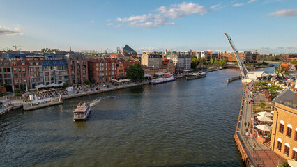 Fototapeta premium Drawbridge in the heart of Gdansk.