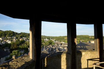 lever de soleil dans la tour médiévale de Treignac - Corrèze Limousin