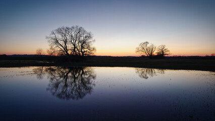 Fototapeta premium sunset on the lake