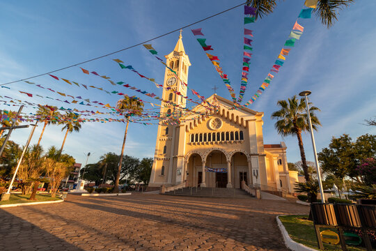 Igreja decorada para festa junina