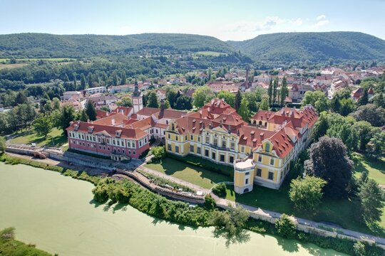 รูปภาพBrod เลือกดูภาพถ่ายสต็อก เวกเตอร์ และวิดีโอ1,495 Adobe Stock