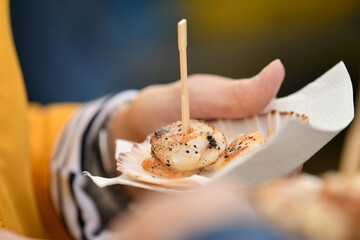 The buyer bought buyer bought the scallops with a white sauce