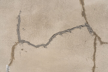 ひび割れを補修した壁