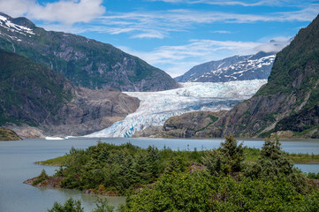 Fototapeta na wymiar Views of the Mendenhall Glacier and glacial lake.
