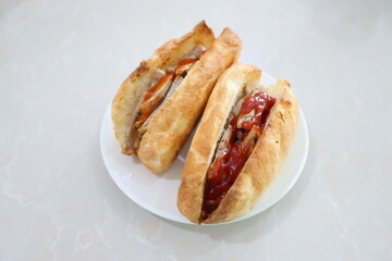 Vietnamese bread with tomato sauce