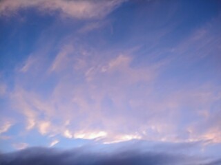 Obraz premium Bright Summer Sunset Streaking Cloudscape