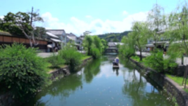 ぼかし背景素材: 岡山県倉敷美観地区の町並み  川沿いの風景  4K  2022年8月7日