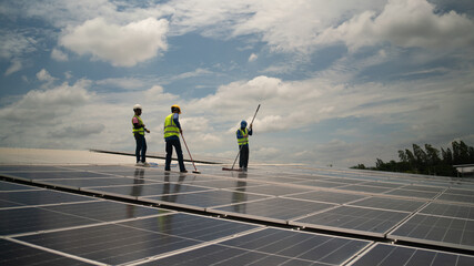 worker service washing solar rooftop