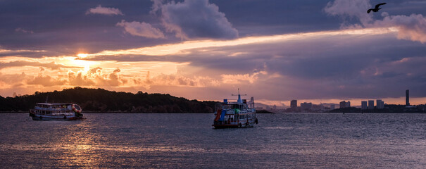 Naklejka premium the panorama of sunset at the sea