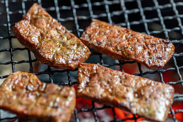 牛の焼きレバー
