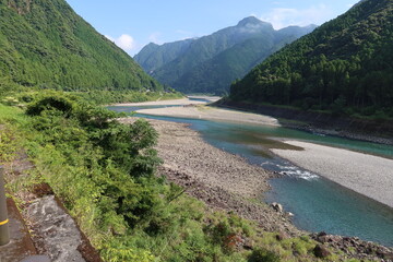 Japanese nature : Doro-kyo Gorge and Kumano-gawa River flowing through three prefectures , Wakayama, Mie and Nara 日本の自然：和歌山県と三重県と奈良県を流れる熊野川（北山川）と瀞峡
