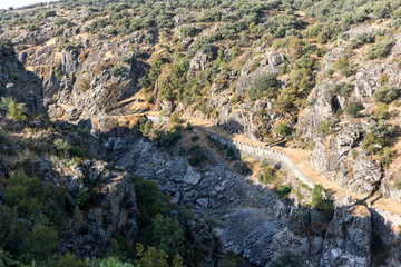 Chemin de randonnée en Espagne, pour une belle ballade dans la région de Cervera de Buitrago