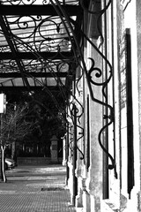 arquitectura hierro metal estructura techo blanco y negro