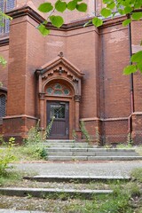 Fototapeta premium Berlin - Nebeneingang der Gethsemane Kirche
