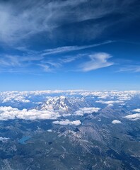 Fototapeta na wymiar Mont Blanc vu du ciel