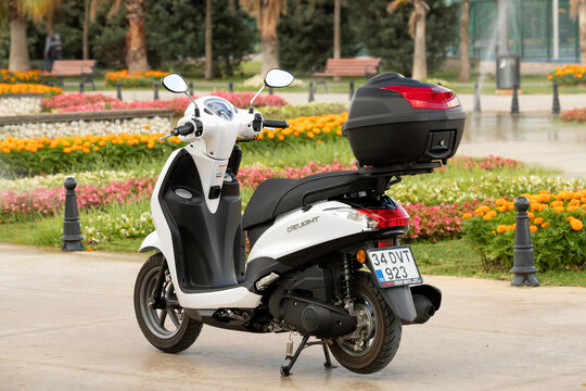 Yamaha's new 125cc scooter Yamaha D'elight is on the road.