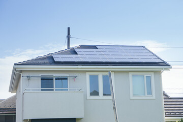 ソーラーパネル　太陽光発電　屋根