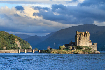 Fototapeta na wymiar Scottish castle Eilean donan